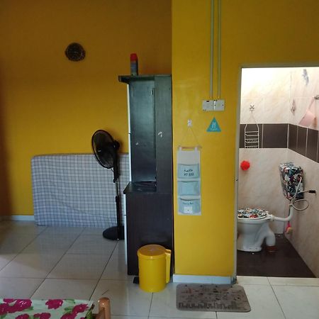 Inapan Desa Studio House Homestay Kangar Perlis Værelse billede